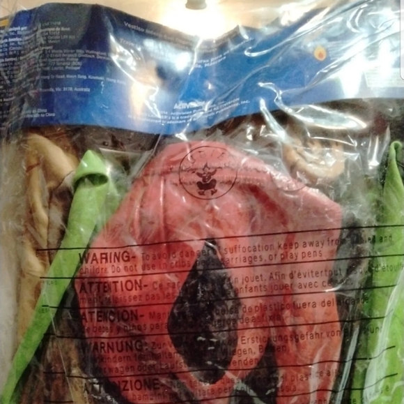 Costume - Picture 3 of 3